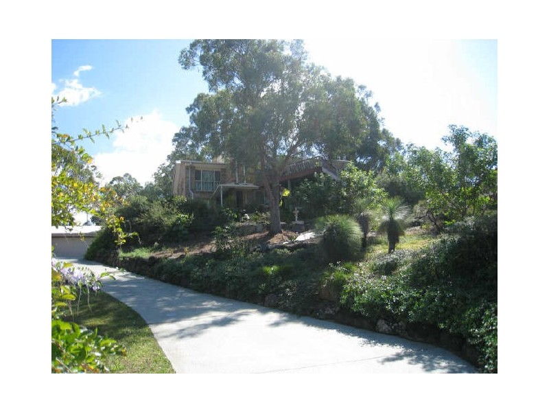 35 Renfrew Drive, Highland Park QLD 4211