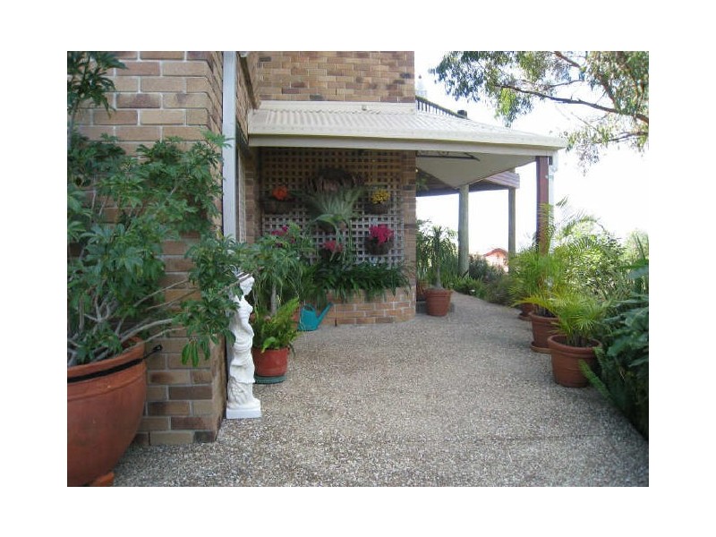 35 Renfrew Drive, Highland Park QLD 4211