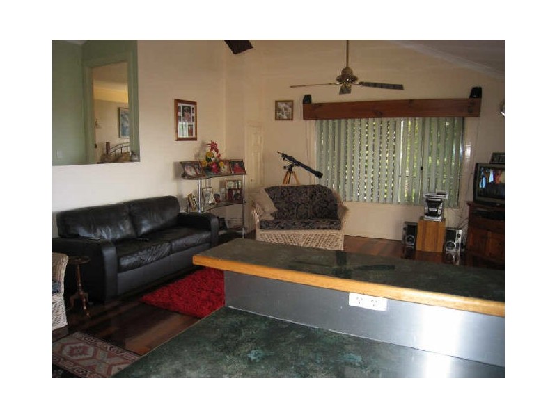 35 Renfrew Drive, Highland Park QLD 4211