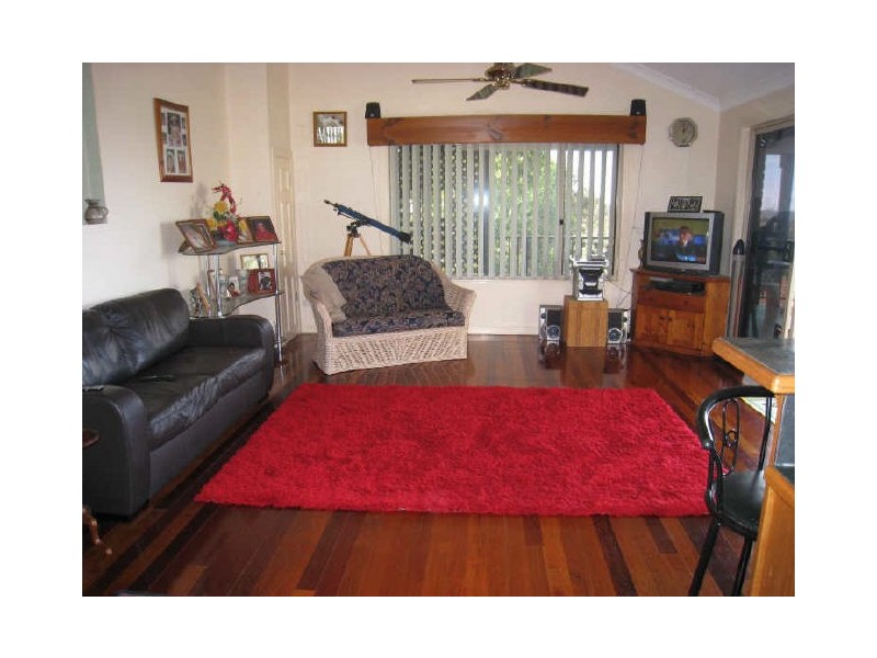 35 Renfrew Drive, Highland Park QLD 4211