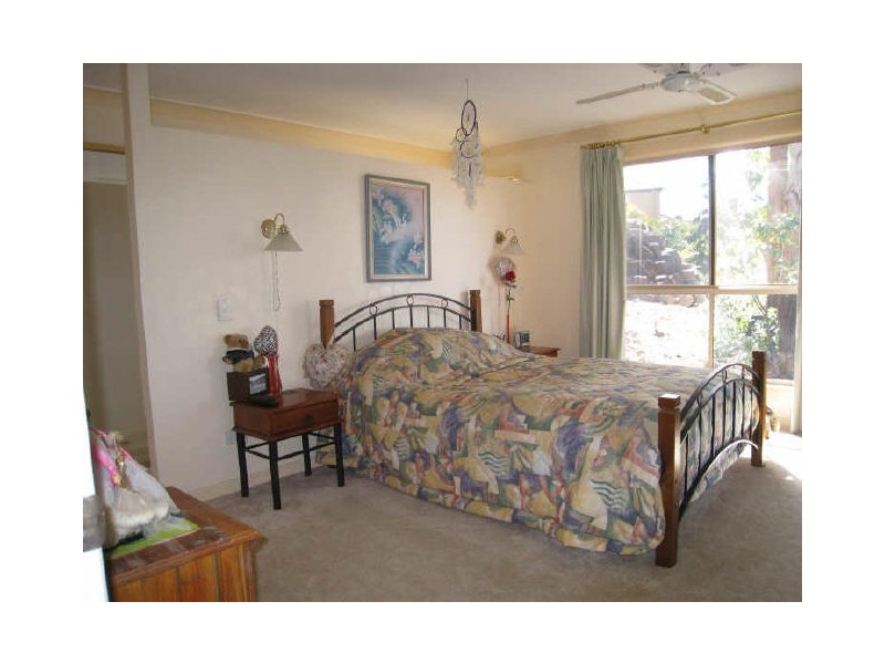 35 Renfrew Drive, Highland Park QLD 4211