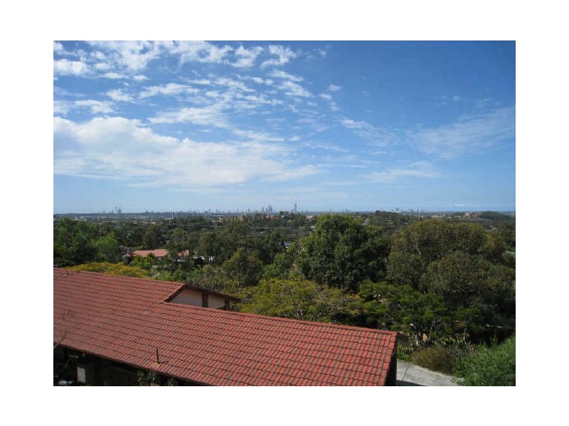 35 Renfrew Drive, Highland Park QLD 4211
