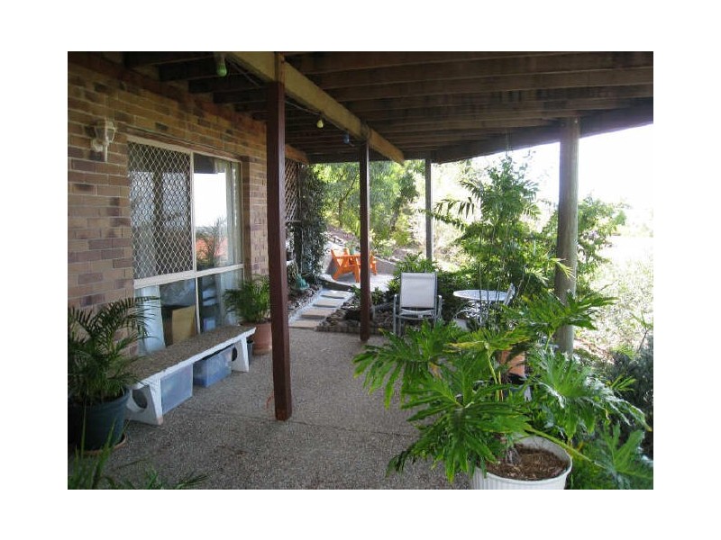 35 Renfrew Drive, Highland Park QLD 4211