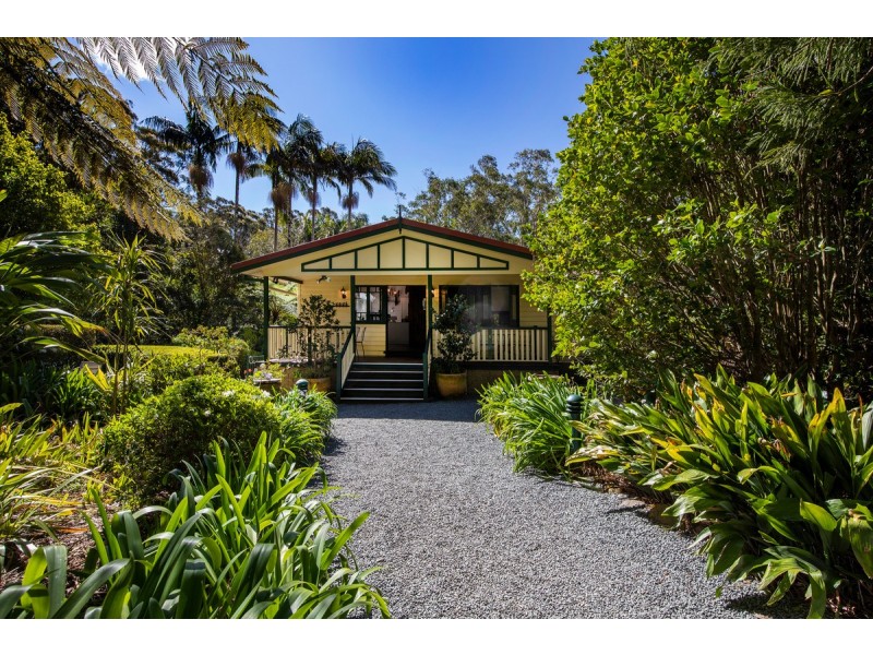 8 Canyon Parade, Springbrook QLD 4213