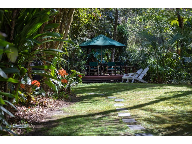 8 Canyon Parade, Springbrook QLD 4213