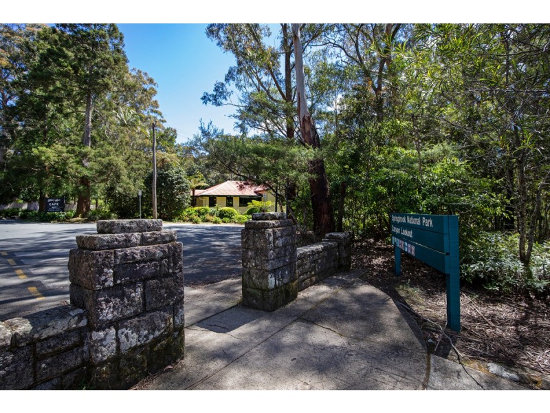 8 Canyon Parade, Springbrook QLD 4213