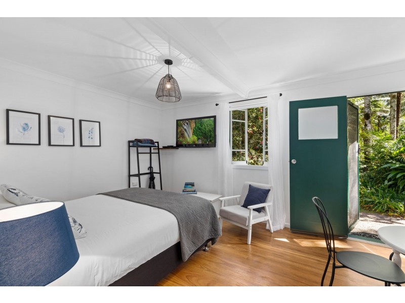 8 Canyon Parade, Springbrook QLD 4213