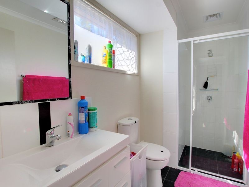 12 Issell Place, Highland Park QLD 4211