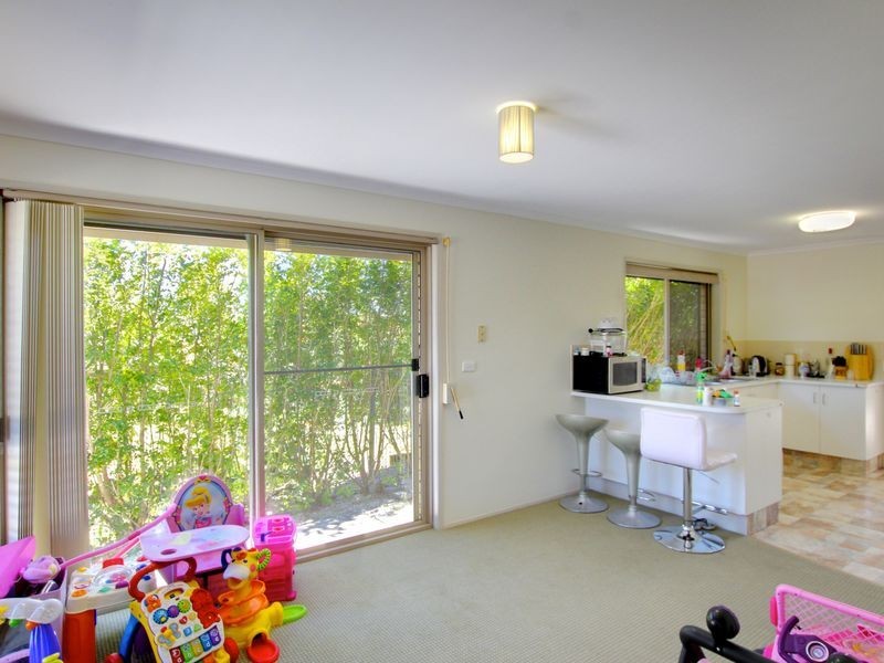 12 Issell Place, Highland Park QLD 4211