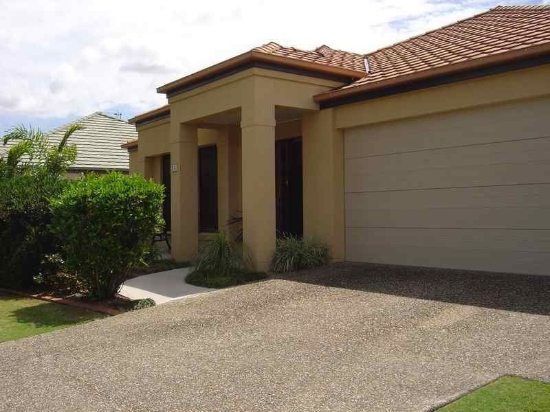 10 Rhiannon Drive, Ashmore QLD 4214