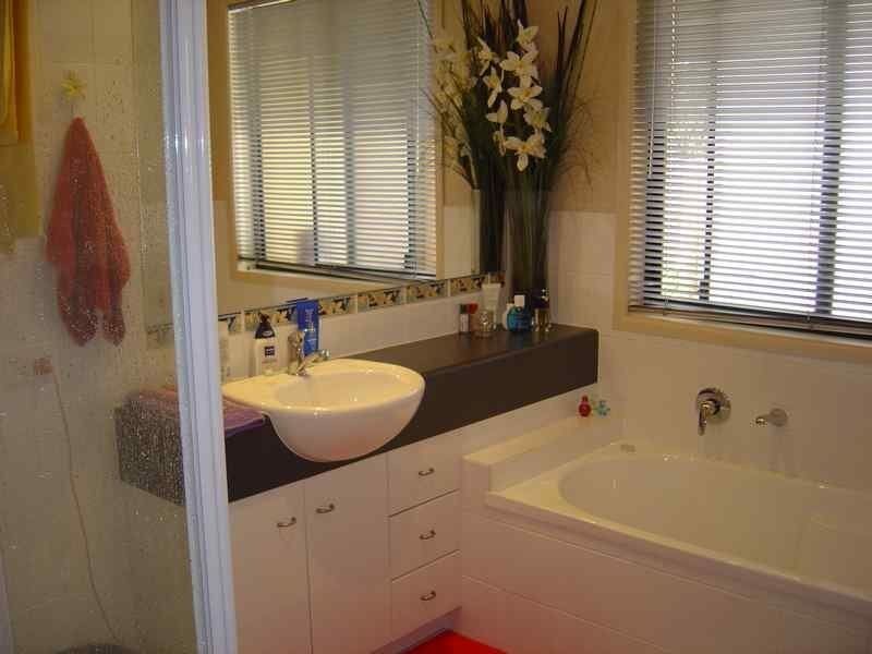 10 Rhiannon Drive, Ashmore QLD 4214