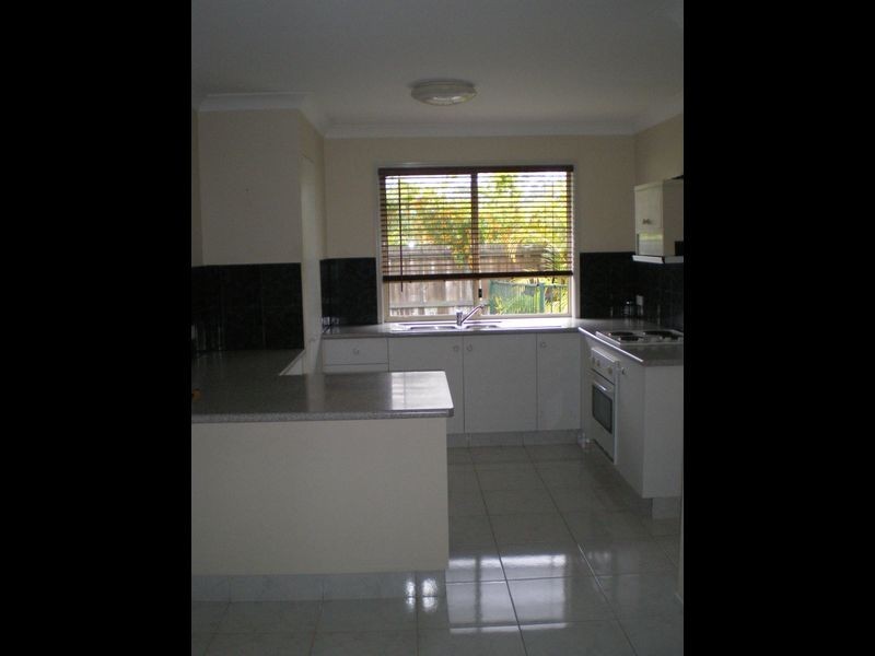 8 Essex Court, Nerang QLD 4211