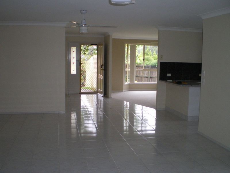 8 Essex Court, Nerang QLD 4211