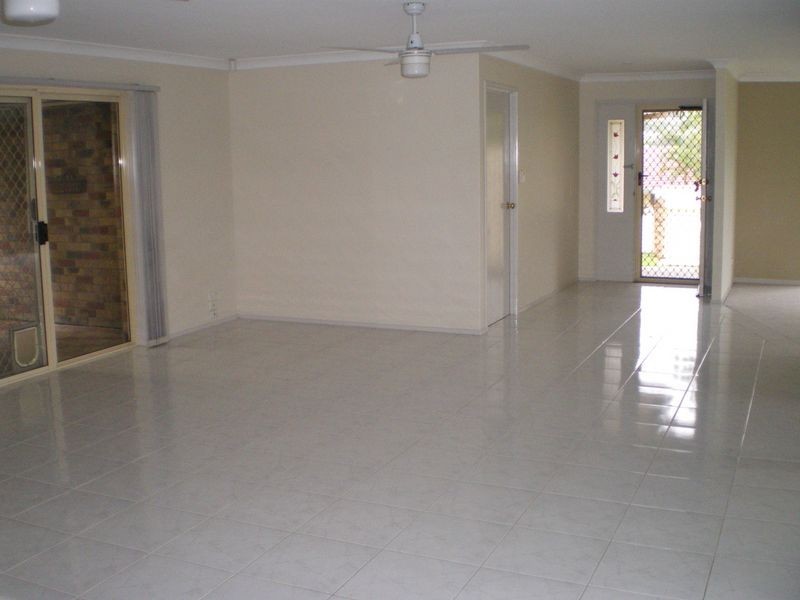 8 Essex Court, Nerang QLD 4211