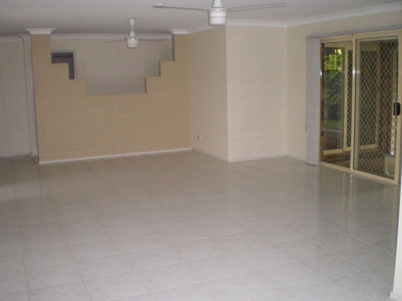 8 Essex Court, Nerang QLD 4211