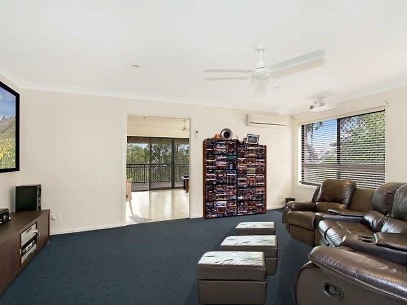 21 Tara Vista Boulevard, Highland Park QLD 4211