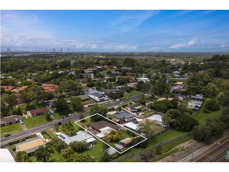 11 Alison Road, Carrara QLD 4211