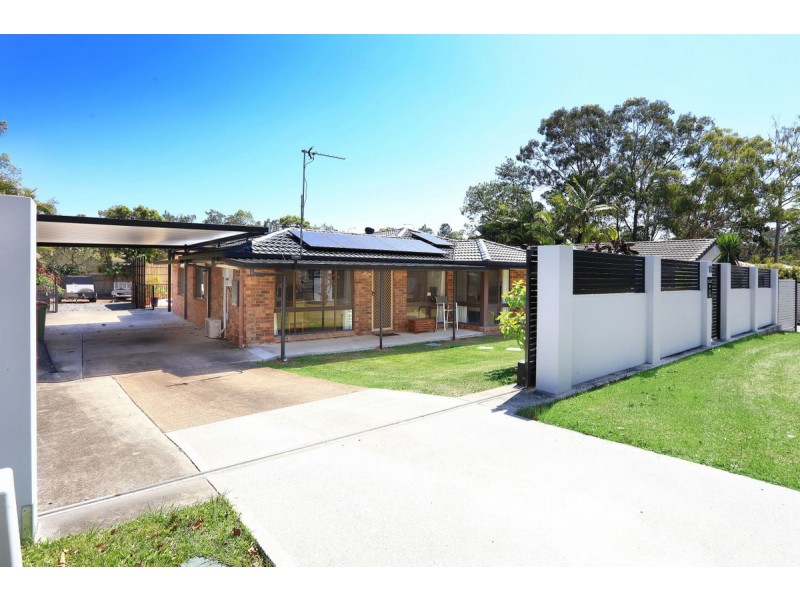 10 Levestam Court, Carrara QLD 4211