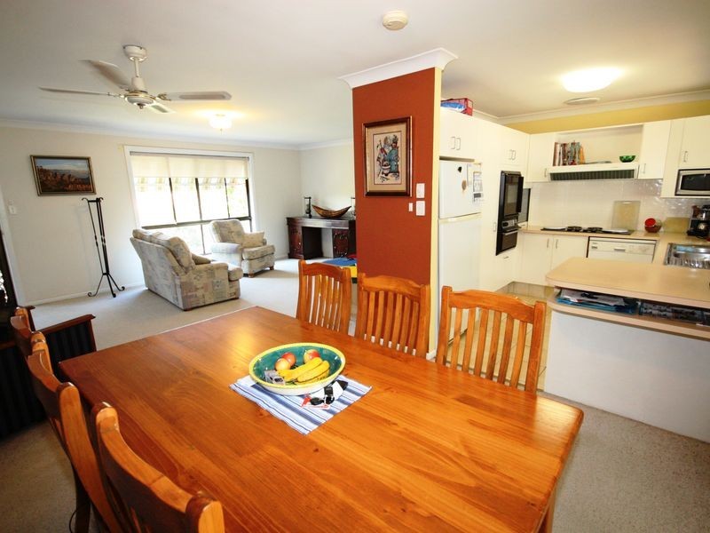 12 Whitian Drive, Carrara QLD 4211