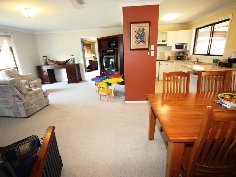 12 Whitian Drive, Carrara QLD 4211