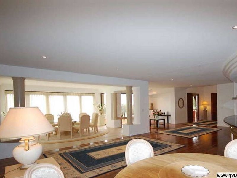 16 Chevron Rise, Highland Park QLD 4211