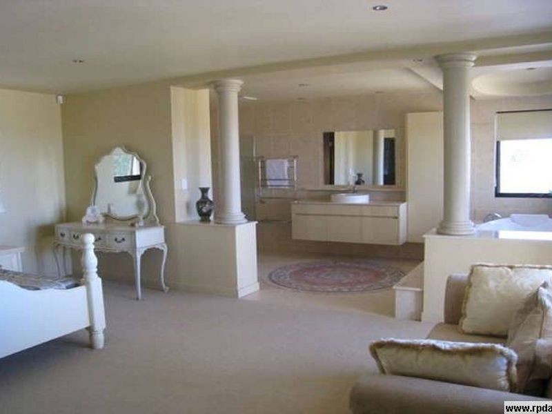 16 Chevron Rise, Highland Park QLD 4211