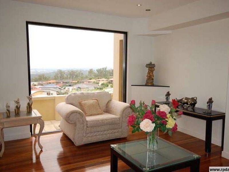 16 Chevron Rise, Highland Park QLD 4211