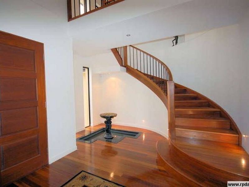 16 Chevron Rise, Highland Park QLD 4211