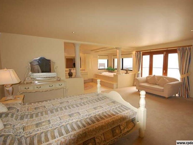 16 Chevron Rise, Highland Park QLD 4211