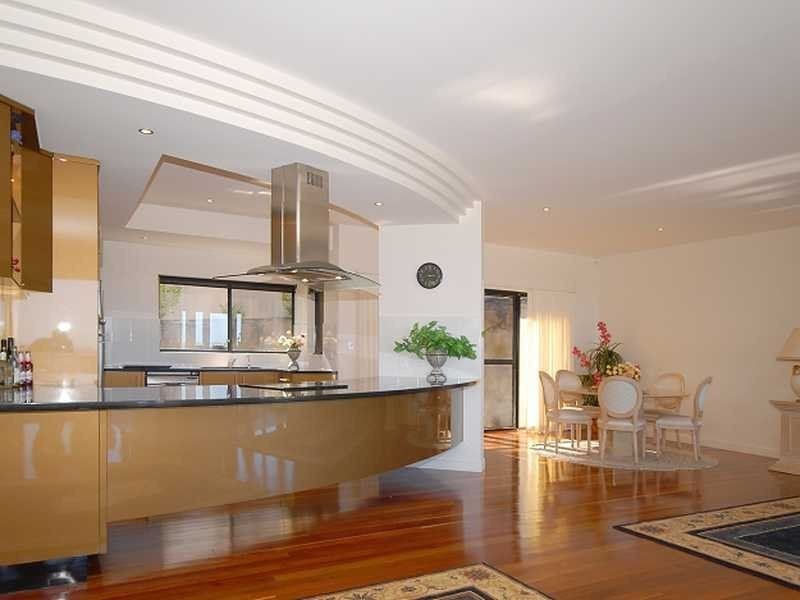 16 Chevron Rise, Highland Park QLD 4211