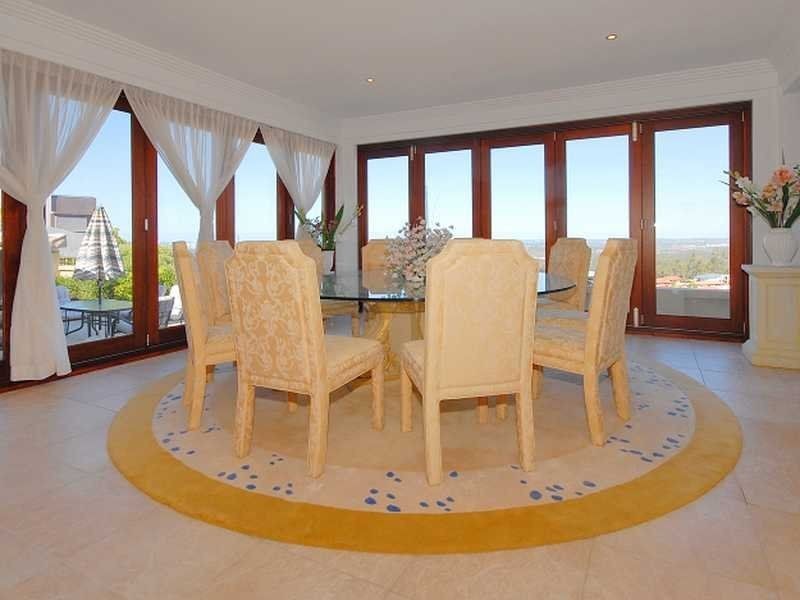 16 Chevron Rise, Highland Park QLD 4211