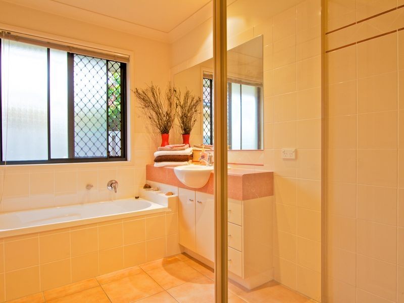 50 Riverwood Drive, Ashmore QLD 4214
