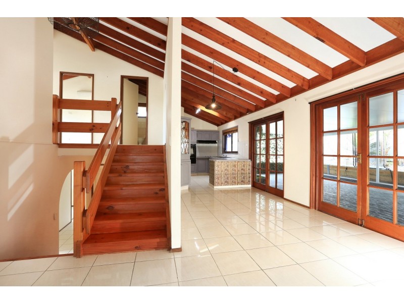 13 Kallaroo Crescent, Ashmore QLD 4214