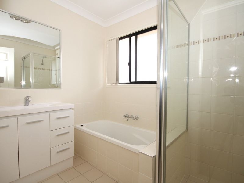 1/30 Debbie Way, Nerang QLD 4211