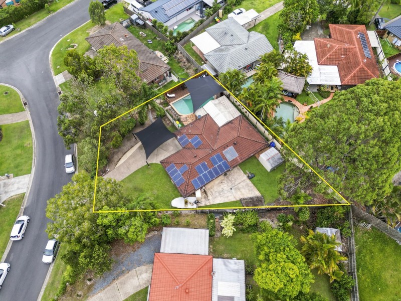 4 Bernadette Place, Highland Park QLD 4211