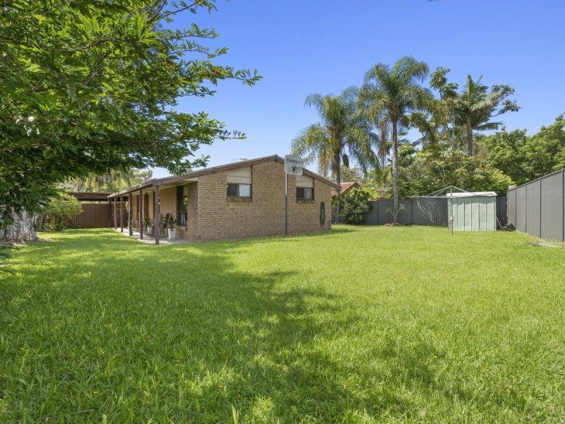 11 Bluestone Drive, Carrara QLD 4211