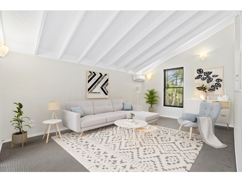 19 Summit Crescent, Carrara QLD 4211
