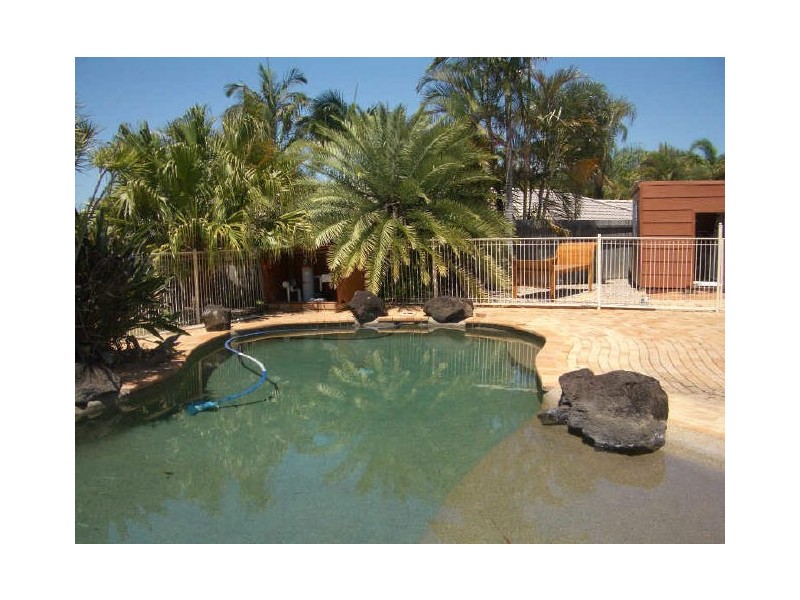 3 Nairn Court, Highland Park QLD 4211