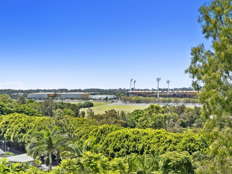 12 Summit Crescent, Carrara QLD 4211