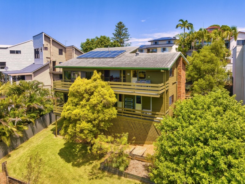 12 Summit Crescent, Carrara QLD 4211