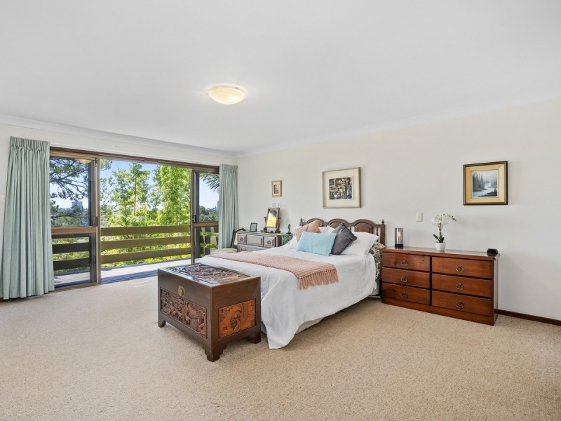 12 Summit Crescent, Carrara QLD 4211