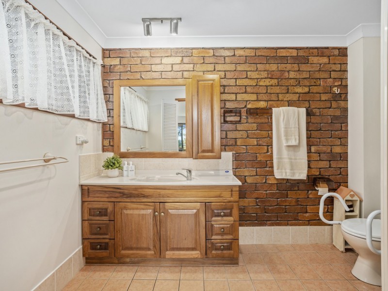 12 Summit Crescent, Carrara QLD 4211