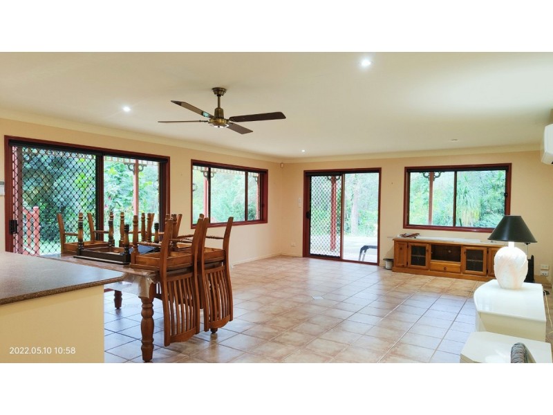 27 Nature Valley Court, Tallai QLD 4213