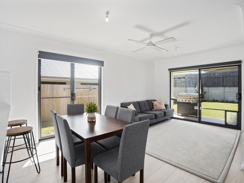27 Steves Way, Coomera QLD 4209