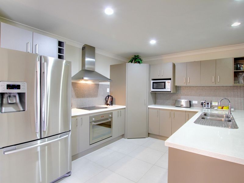 1 Thomas Hilton Place, Nerang QLD 4211