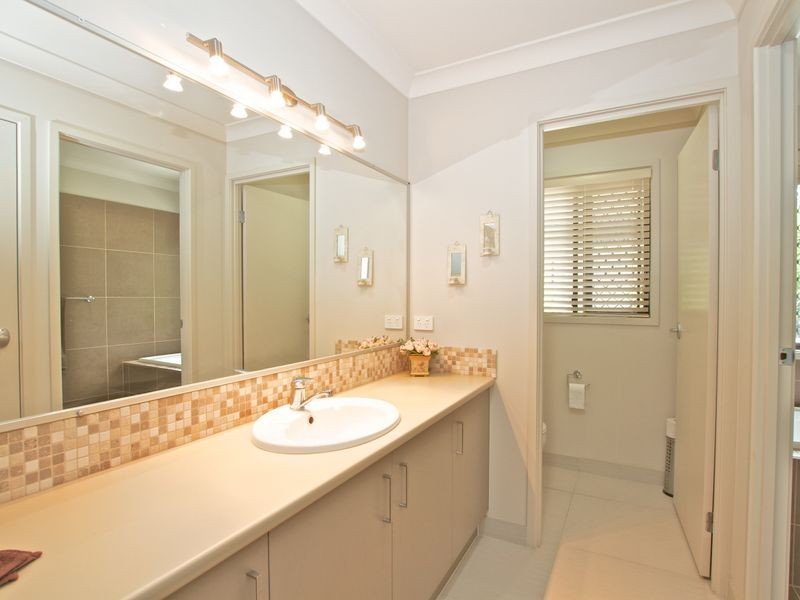 1 Thomas Hilton Place, Nerang QLD 4211