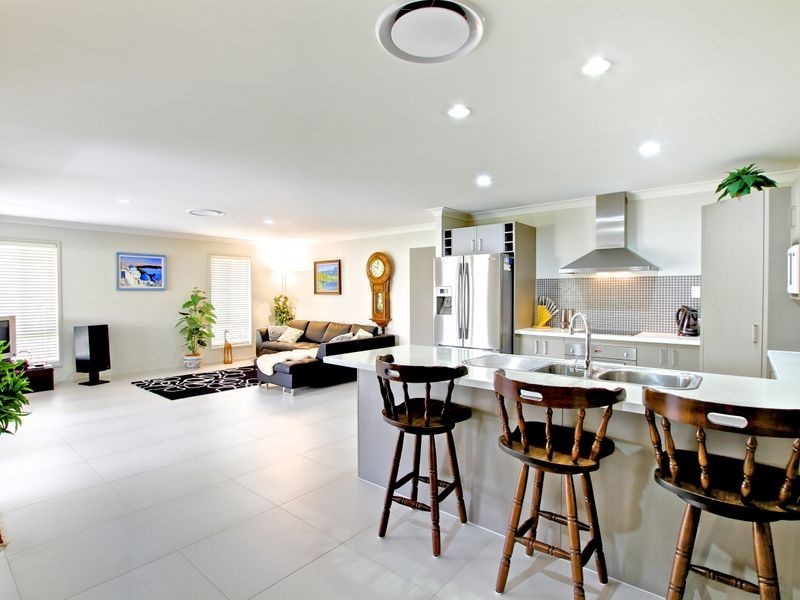 1 Thomas Hilton Place, Nerang QLD 4211