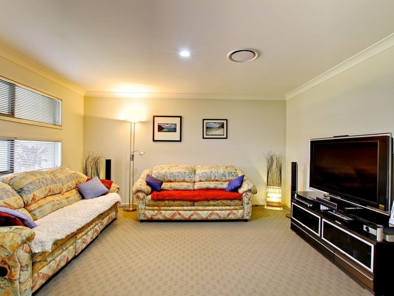1 Thomas Hilton Place, Nerang QLD 4211