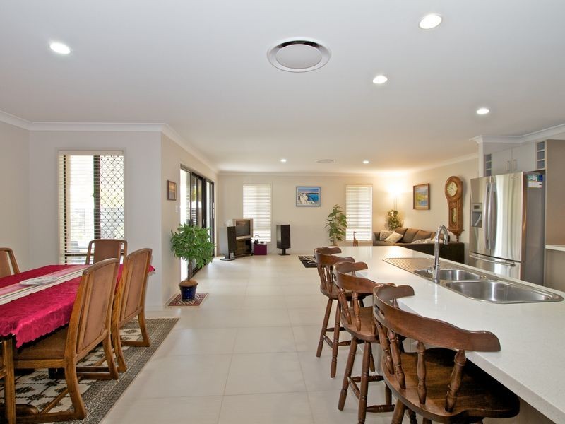 1 Thomas Hilton Place, Nerang QLD 4211