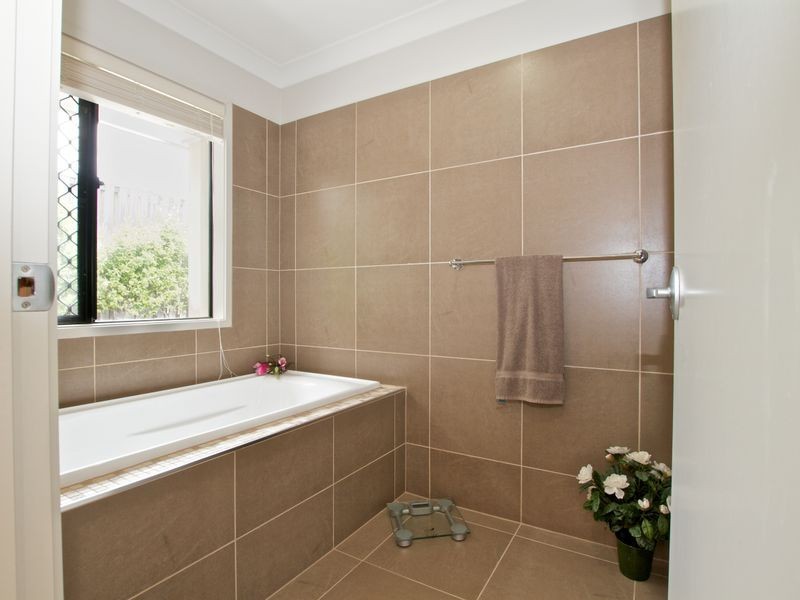 1 Thomas Hilton Place, Nerang QLD 4211